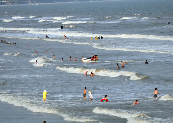 Волны на пляже Вунгтау – фотографии Вьетнама