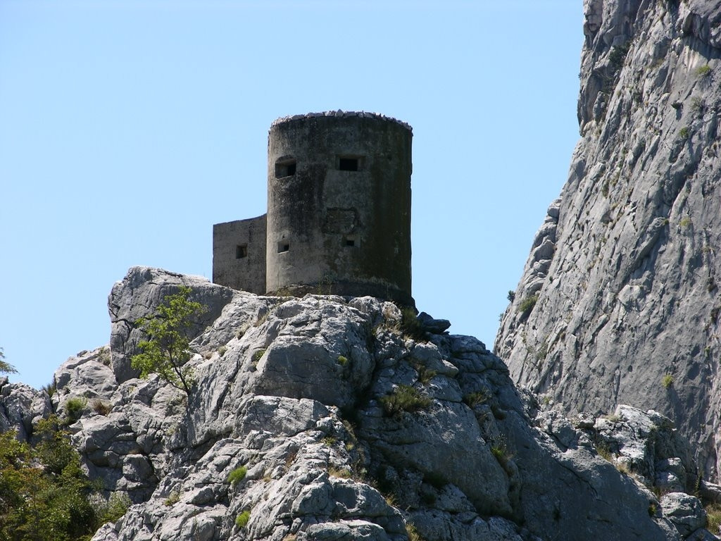 Крепость в Омиш, Хорватия – фотографии Хорватии