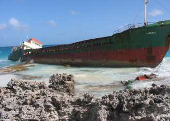 Корабль на острове Лонг Айленд, Багамские острова – фотографии Багамских островов