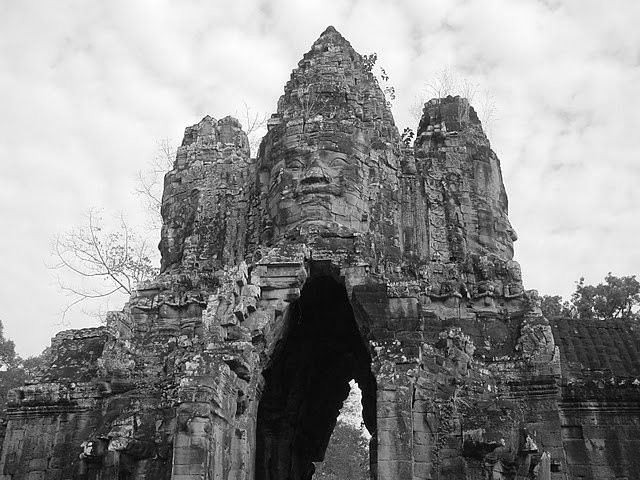 The grand entrance to Angkor Thom – фотографии Камбоджи