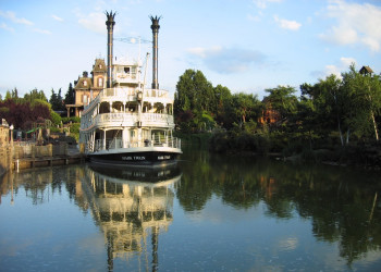Корабль в Диснейленд, Франция – фотографии Франции