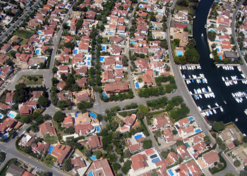 Городок Эмпуриабрава, Испания – фотографии Испании