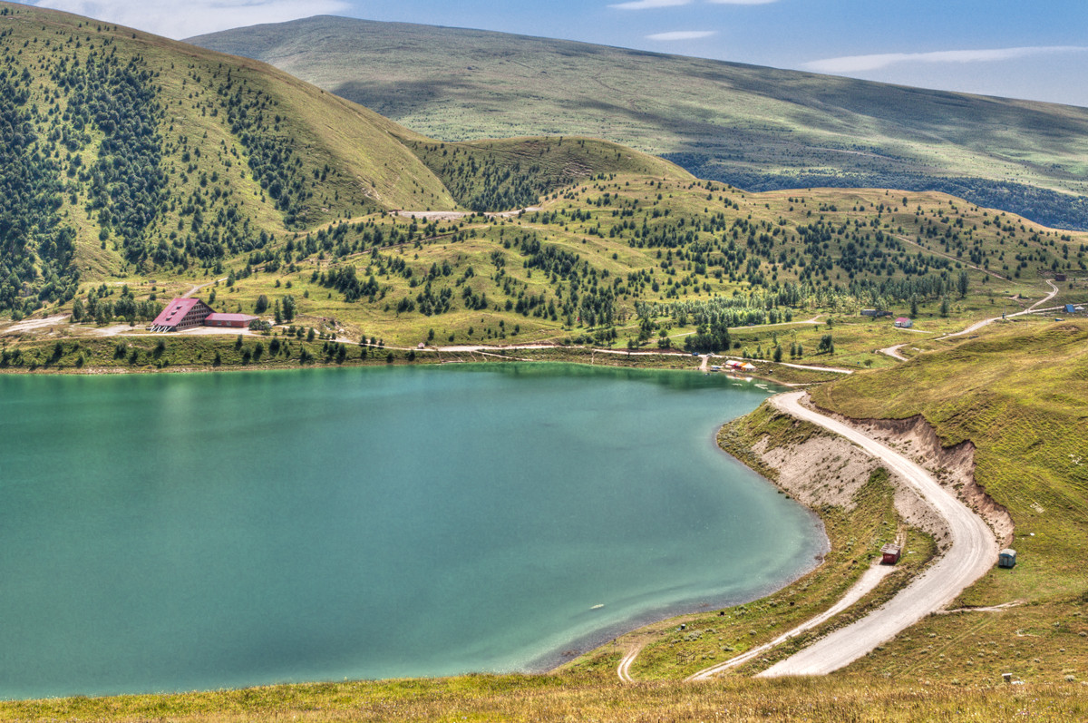 Озеро Казеной-Ам, граница Чечни и Дагестана, Россия. Фото 1 – фотографии России