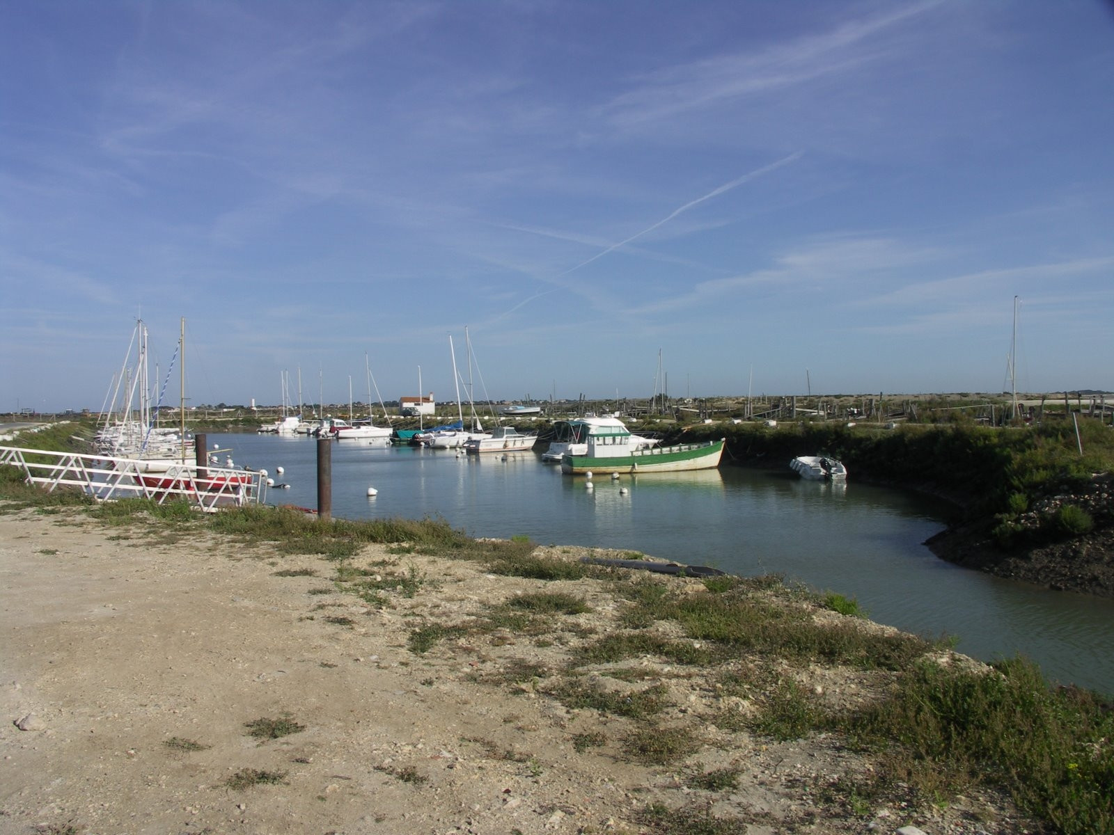 Бухта на острове Ре, Франция – фотографии Франции