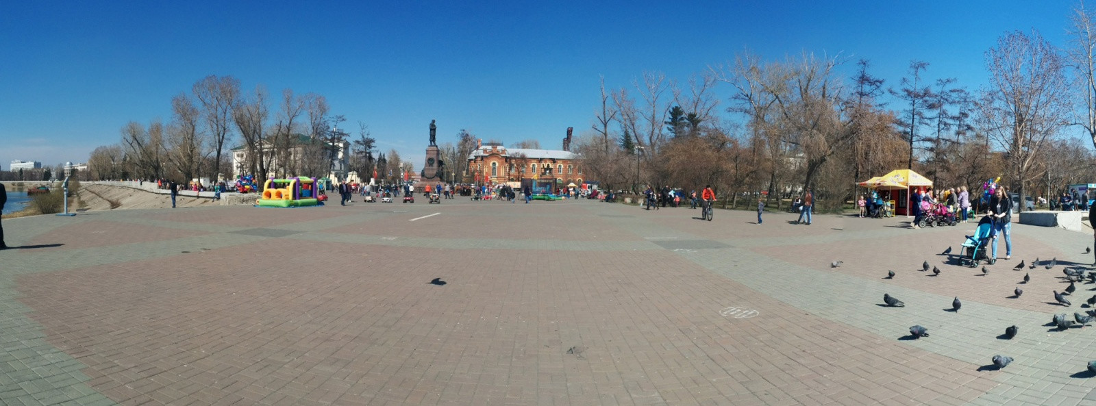 Набережная Иркутска, центр – фотографии России