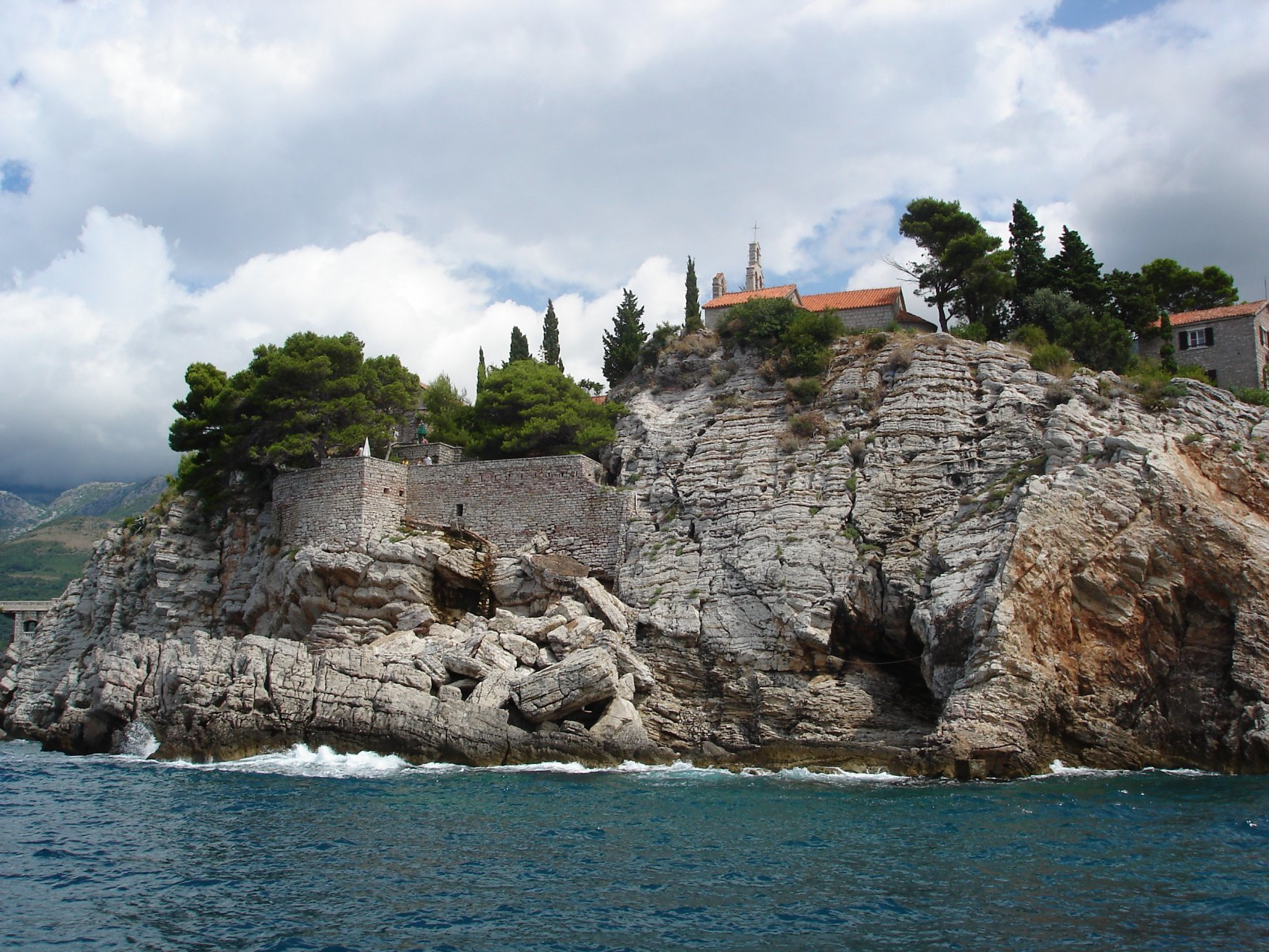 Скала в Святой Стефан, Черногория. Фото 7 – фотографии Черногории