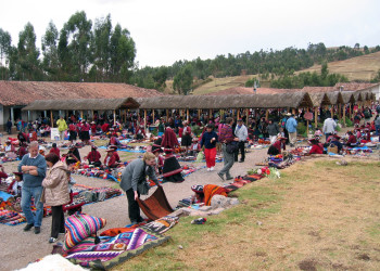 Рынок в Чинчеро – фотографии Перу