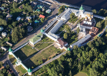 Свято-Троицкий Ипатьевский монастырь в Костроме. Фото 1 – фотографии России