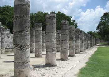 Группа тысячи колонн (Group of a Thousand Columns) – фотографии Мексики