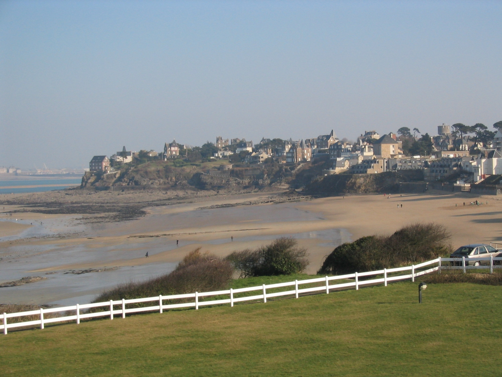 Динар, Франция – фотографии Франции