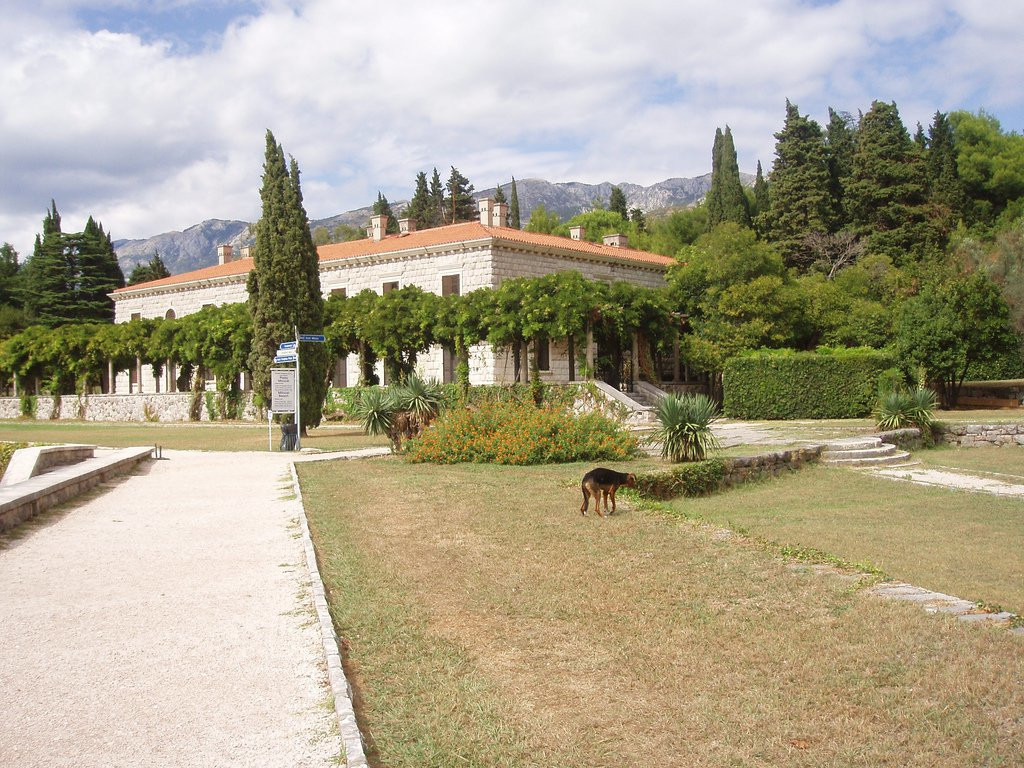 Парк в Милочер, Черногория. Фото 4 – фотографии Черногории