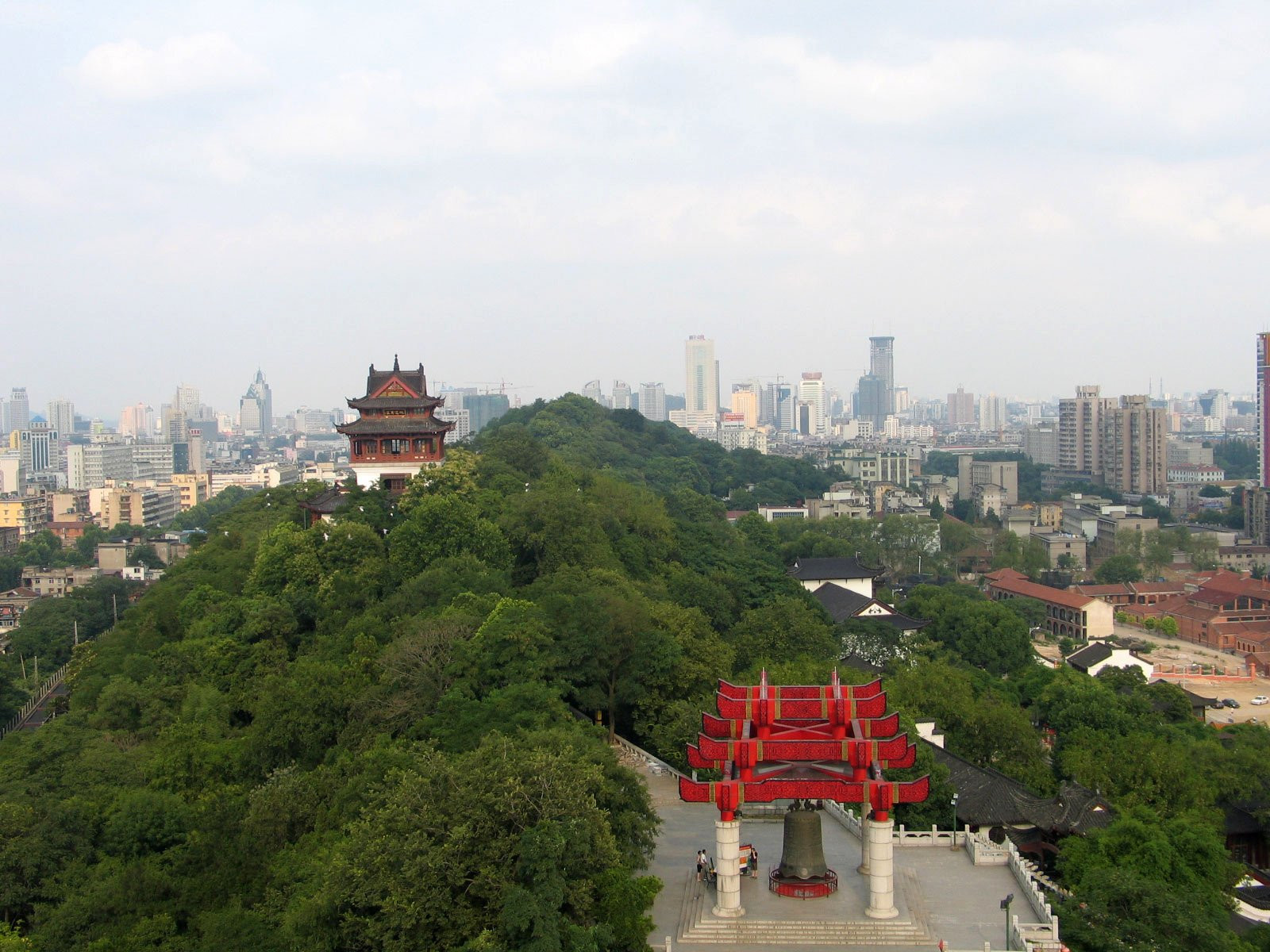 Вид с башни жёлтого журавля в Китае – фотографии Китая