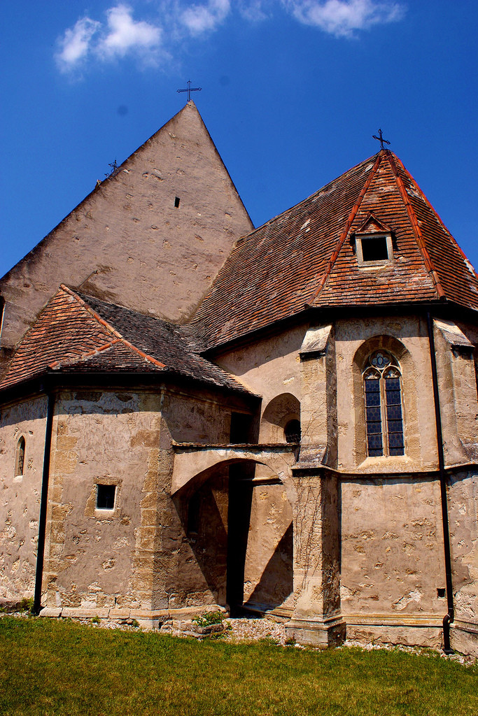 Старая церковь в городе Руст – фотографии Австрии