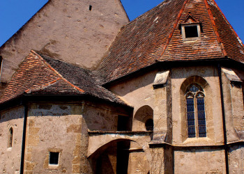 Старая церковь в городе Руст – фотографии Австрии