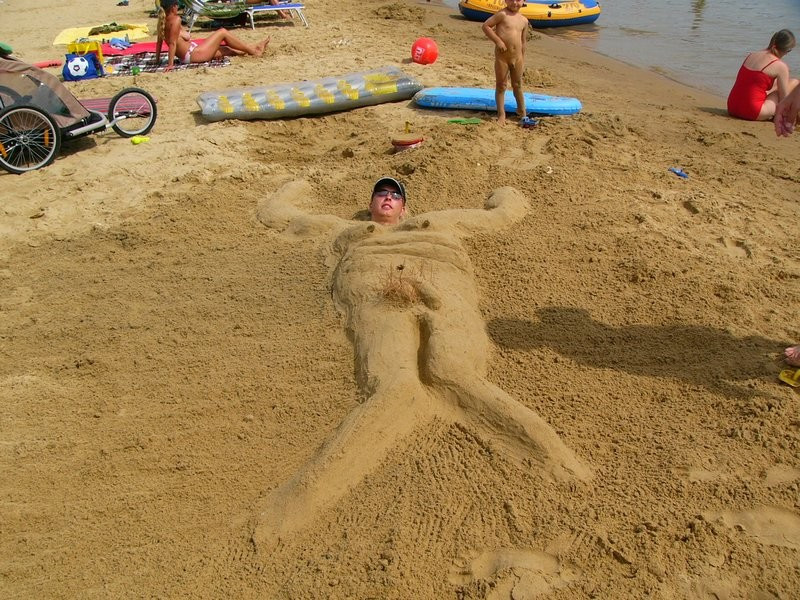 Люди на пляже в Лопаре, Хорватия. Фото 1 – фотографии Хорватии