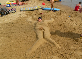 Люди на пляже в Лопаре, Хорватия. Фото 1 – фотографии Хорватии