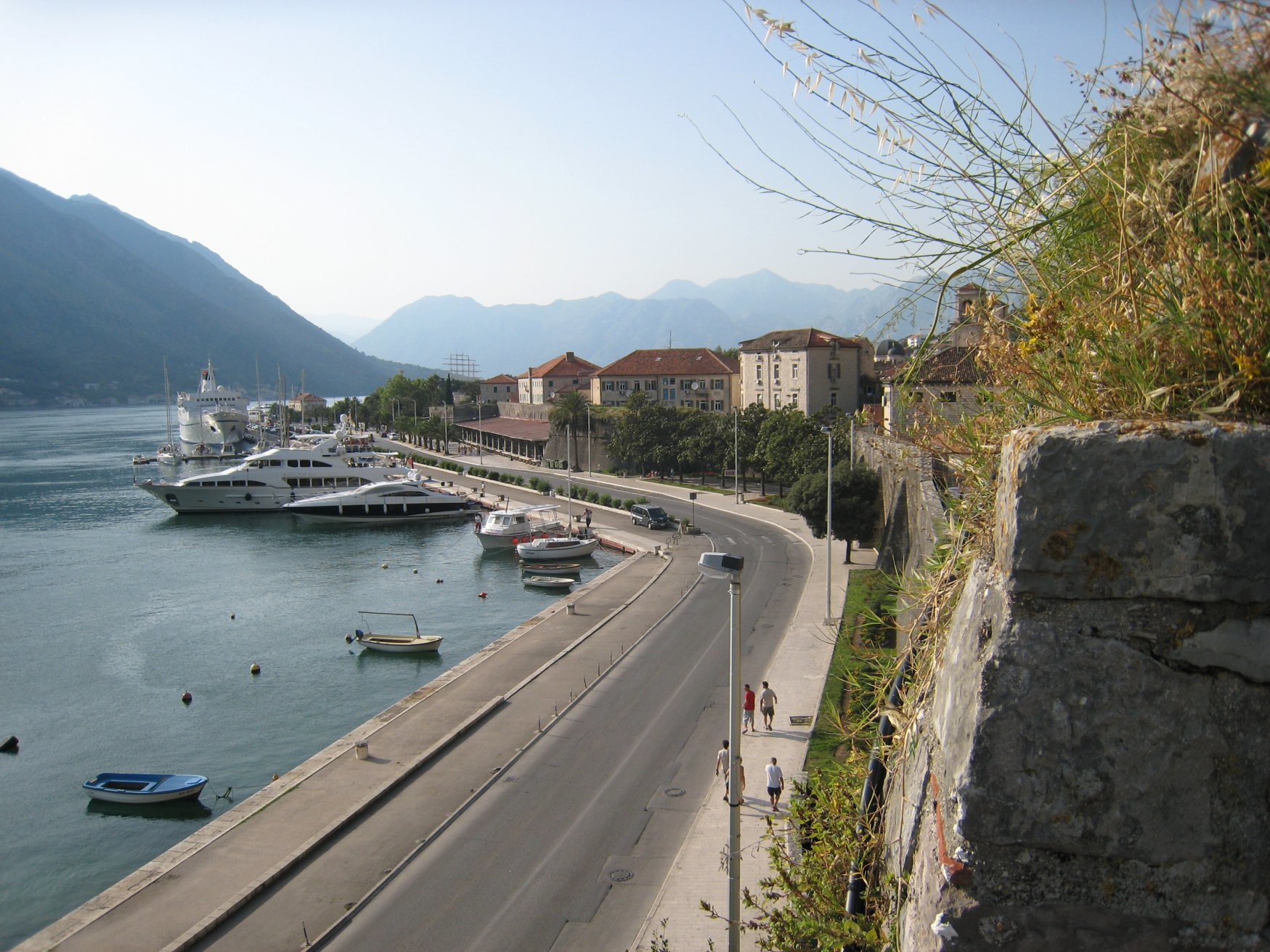 Набережная в Которе, Черногория. Фото 7 – фотографии Черногории