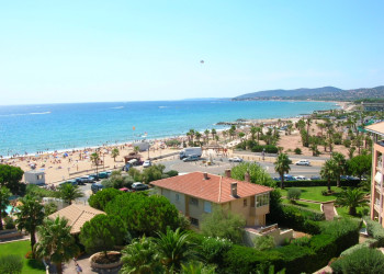 Пляж в Фрежюсе, Франция. Фото 1 – фотографии Франции