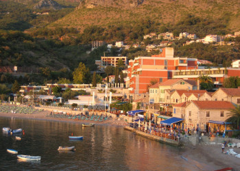 Пляж в Пржно, Черногория – фотографии Черногории