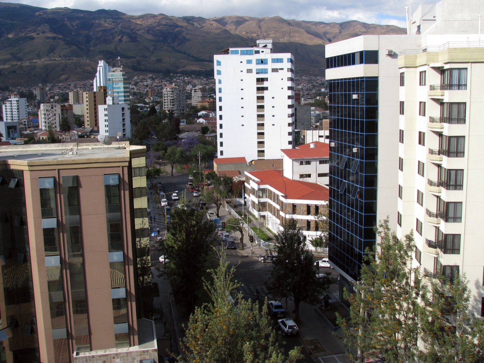 Кочабамба – крупный город в центральной части Боливии – фотографии Боливии