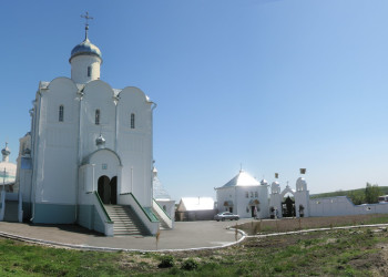 Церковь Ксении  Петербургской в Ульяновске, Россия. Фото 1 – фотографии России