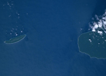 Остров Беллона, Соломоновы о-ва (слева, маленький) – фотографии Соломоновых Островов