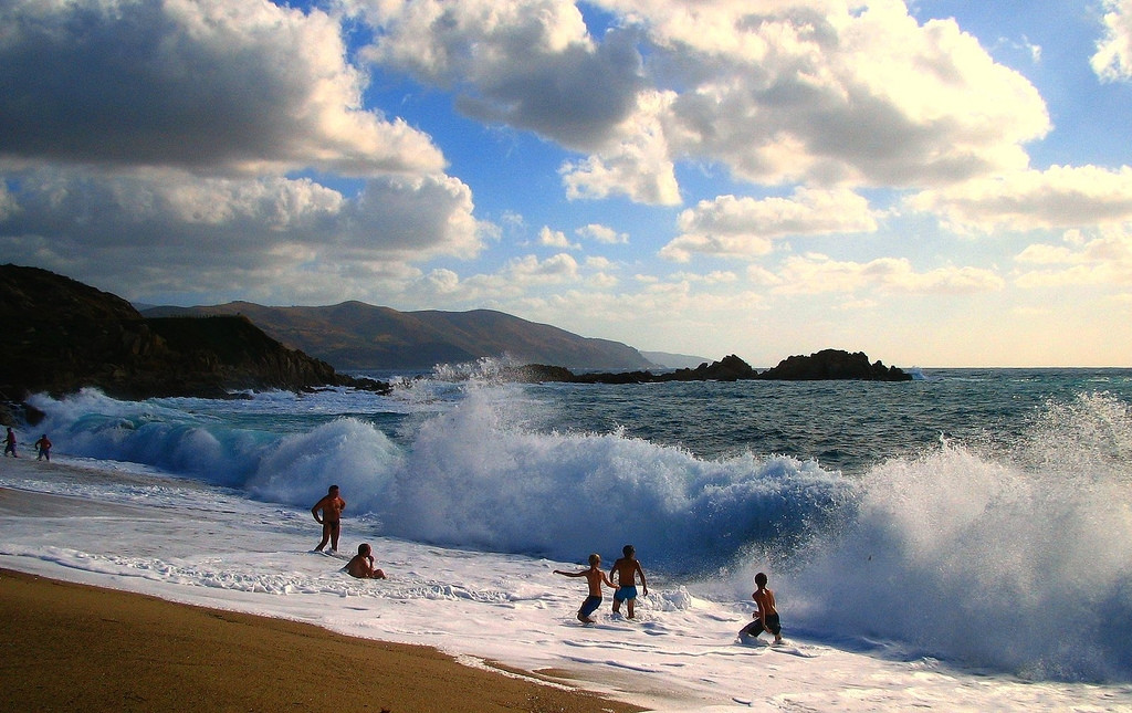Волны в Корсика, Франция – фотографии Франции