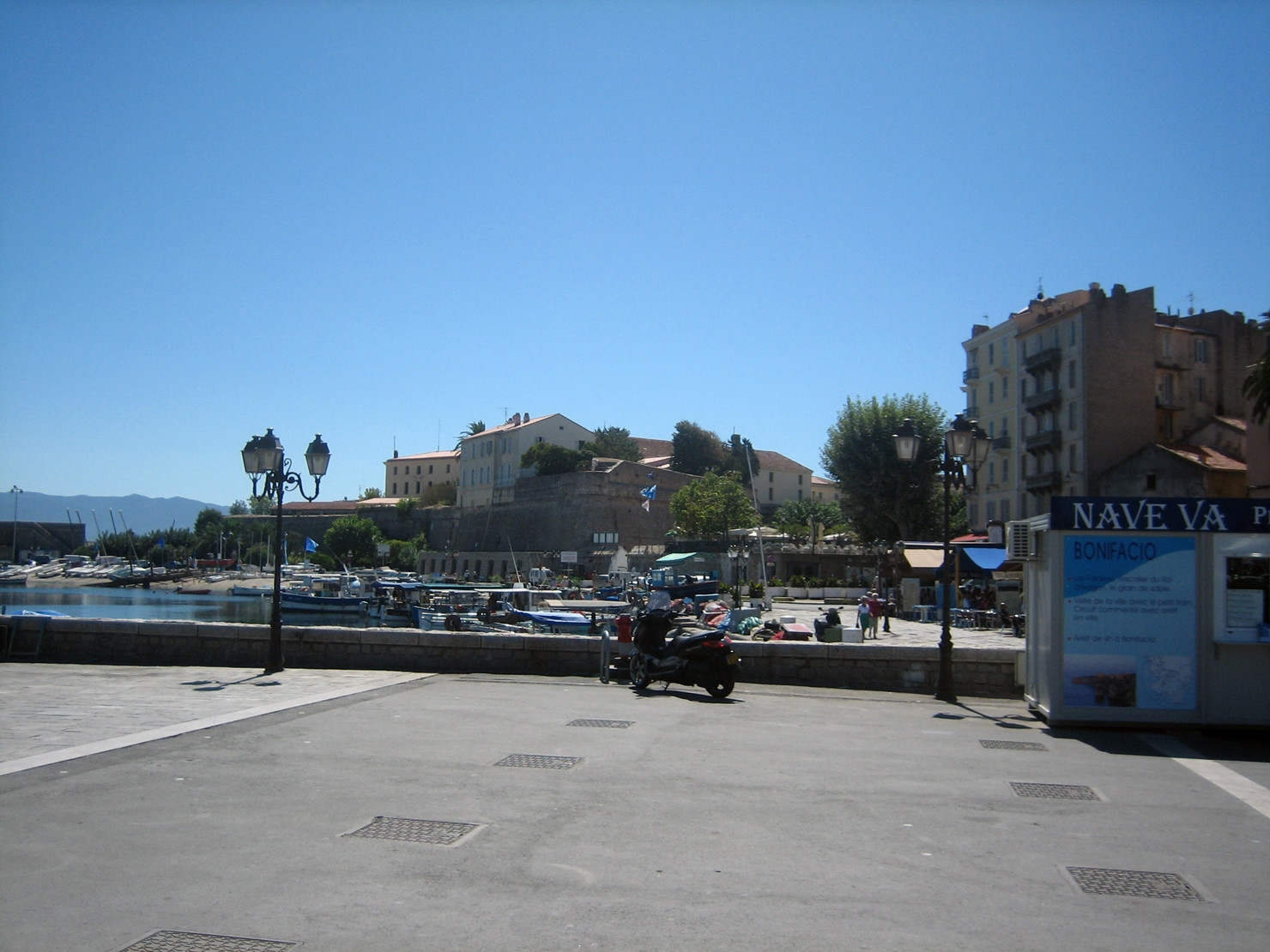 Набережная в Аяччо, Франция. Фото 3 – фотографии Франции