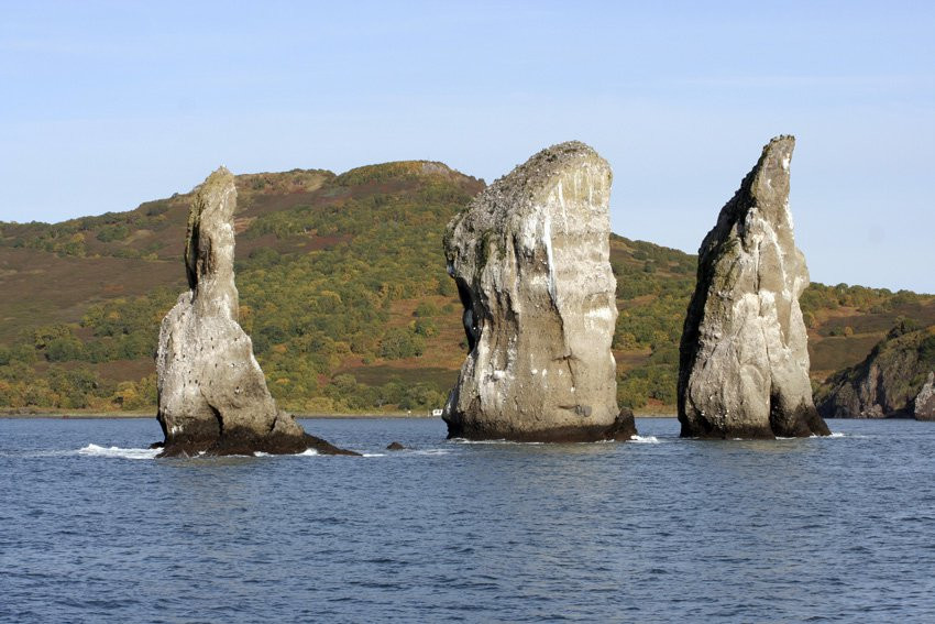 Скалы в Авачинской  бухте, Россия – фотографии России