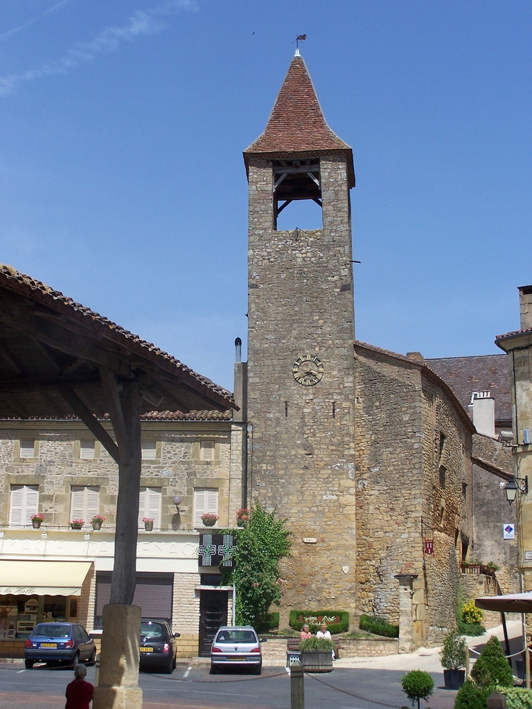 Башня в Бельве, Франция – фотографии Франции