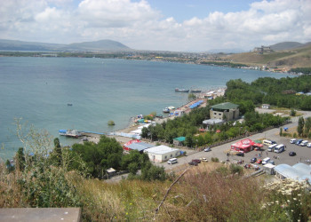 Панорамный вид озера Севан, Армения. Фото 2 – фотографии Армении