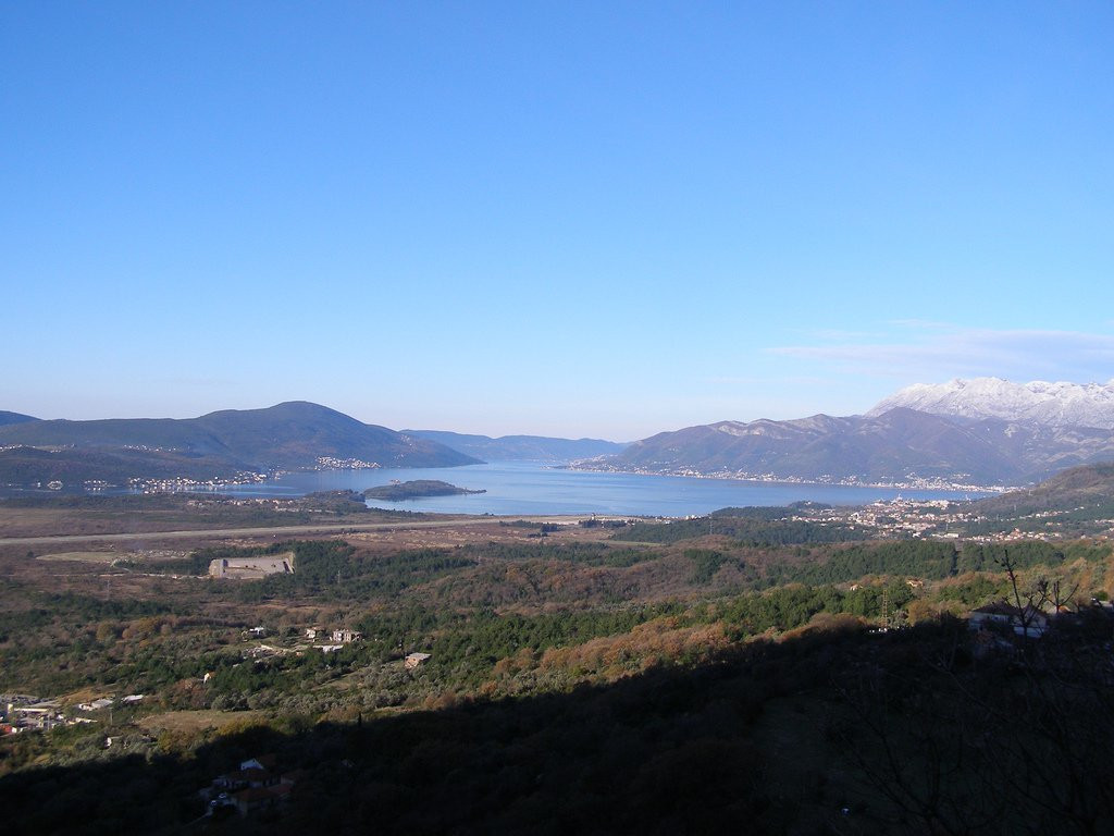 Панорамный вид в Тиват, Черногория – фотографии Черногории