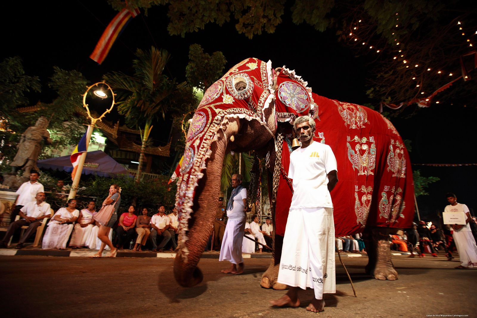 Фестиваль Эсала Перехера (Esala Perahera) – фотографии Шри-Ланки