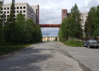 Улица в Мончегорске, Россия. Фото 1 – фотографии России