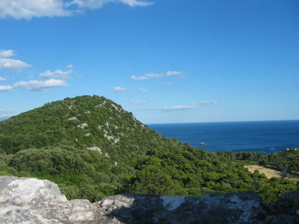 Горы на острове Лопуд, Хорватия – фотографии Хорватии