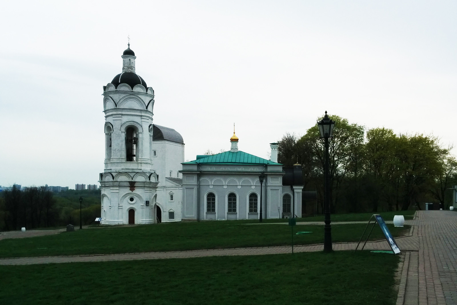 Церковь Георгия Победоносца с колокольней – фотографии России