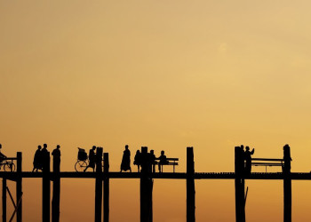 Мост У Бейн (U Bein Bridge) на закате – фотографии Мьянмы