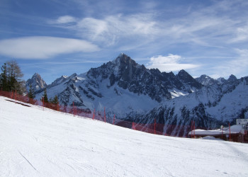 Спуск с горы в Ле-Бревен, Франция – фотографии Франции