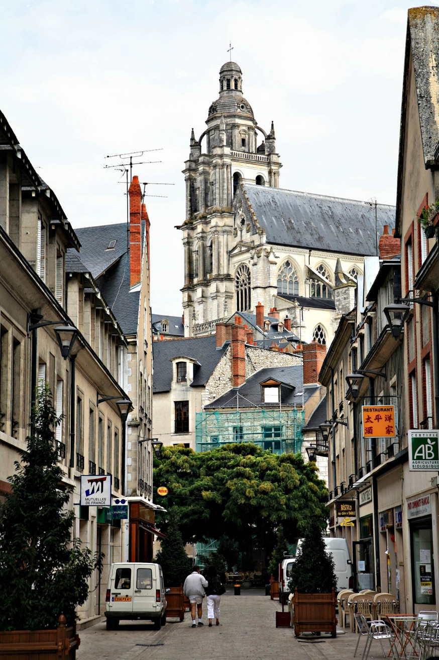 Улица в Блуа, Франция – фотографии Франции