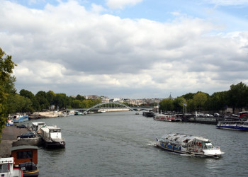 Река в Париже, Франция – фотографии Франции