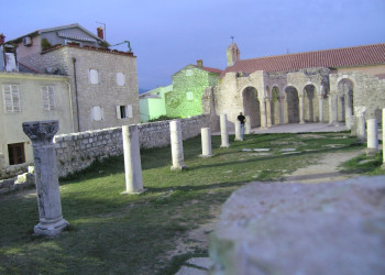 Достопримечательность в Раб, Хорватия – фотографии Хорватии