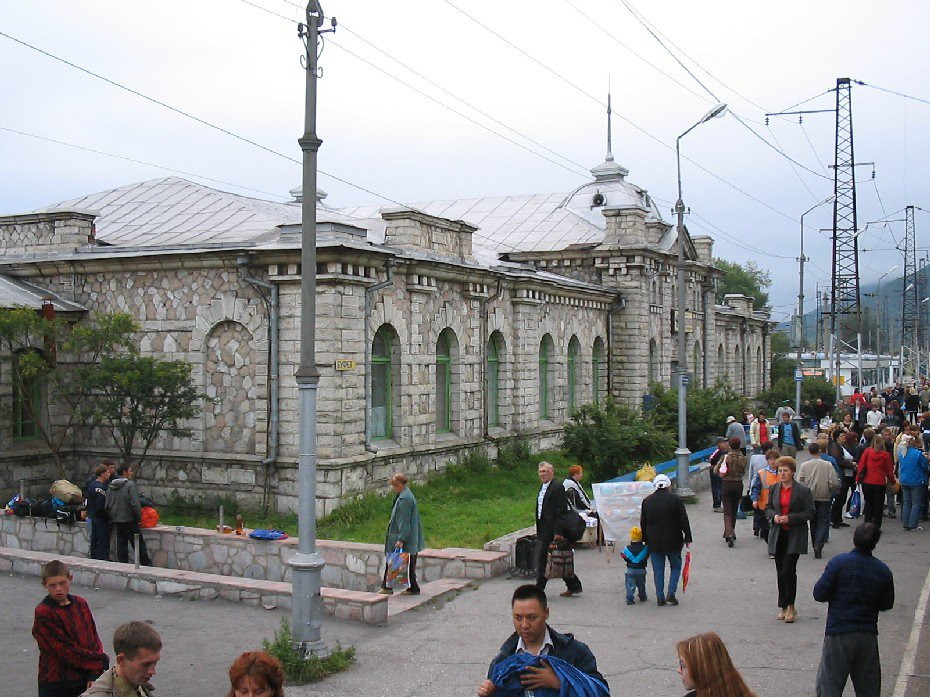 Вокзал в Слюдянке, Россия. Фото 1 – фотографии России