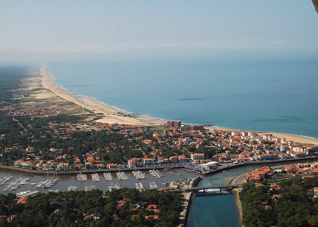 Панорамный вид в Капбретоне, Франция – фотографии Франции
