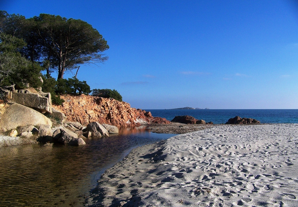 Пляж в Порто-Векьо, Франция. Фото 20 – фотографии Франции