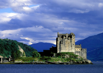 Eilean Donan Castle, Loch Duich, Scotland – фотографии Великобритании