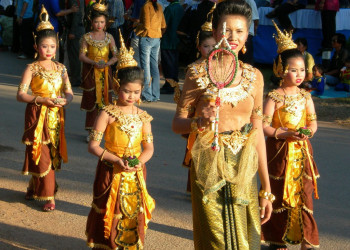 Праздник в Сукхотай, Тайланд. Фото 1 – фотографии Таиланда