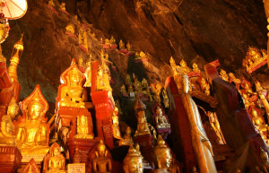 Статуи в пещере – фотографии Мьянмы