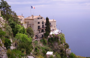 Дома на горе в Эз, Франция. Фото 2 – фотографии Франции