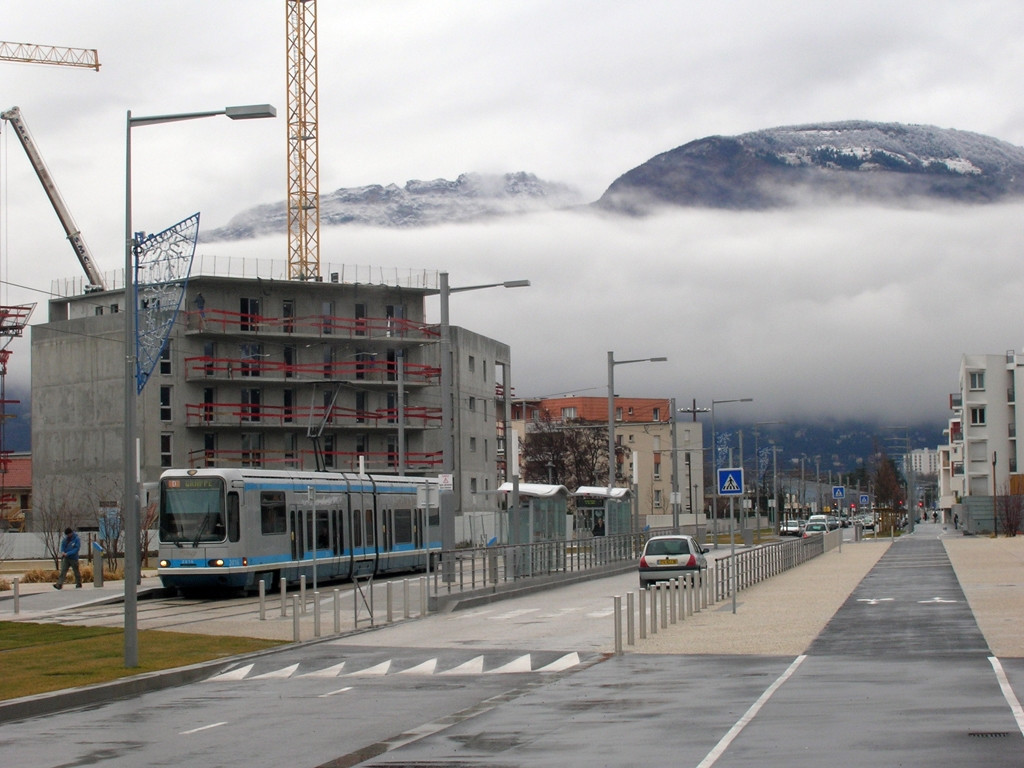 Улица в Гренобле, Франция. Фото 6 – фотографии Франции