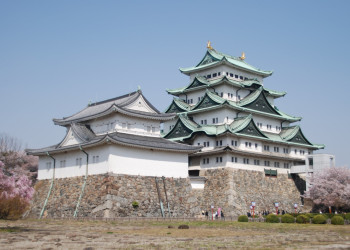 Nagoya_Castle_Tower_in_Spring – фотографии Японии